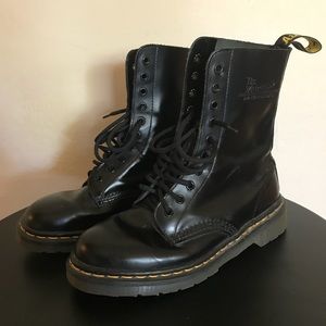 Dr. Marten 1902 boots